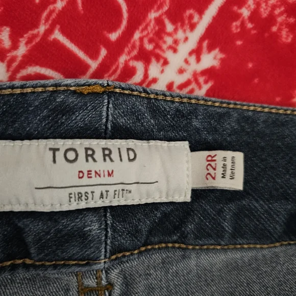 Torrid 3 button jegging skinny jeans 22R NWT - Picture 6 of 10